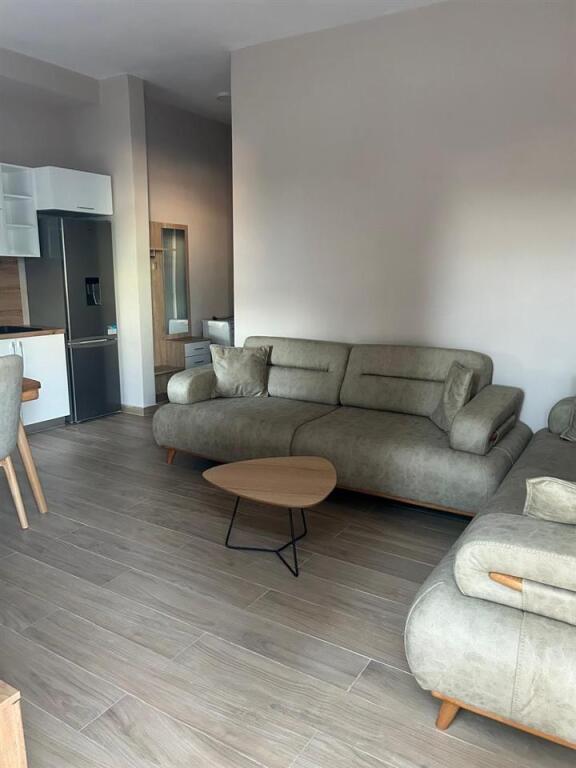 APPARTAMENTO 1+1+1 POSTO AUTO. 35000 LEKE.YZBERISHT