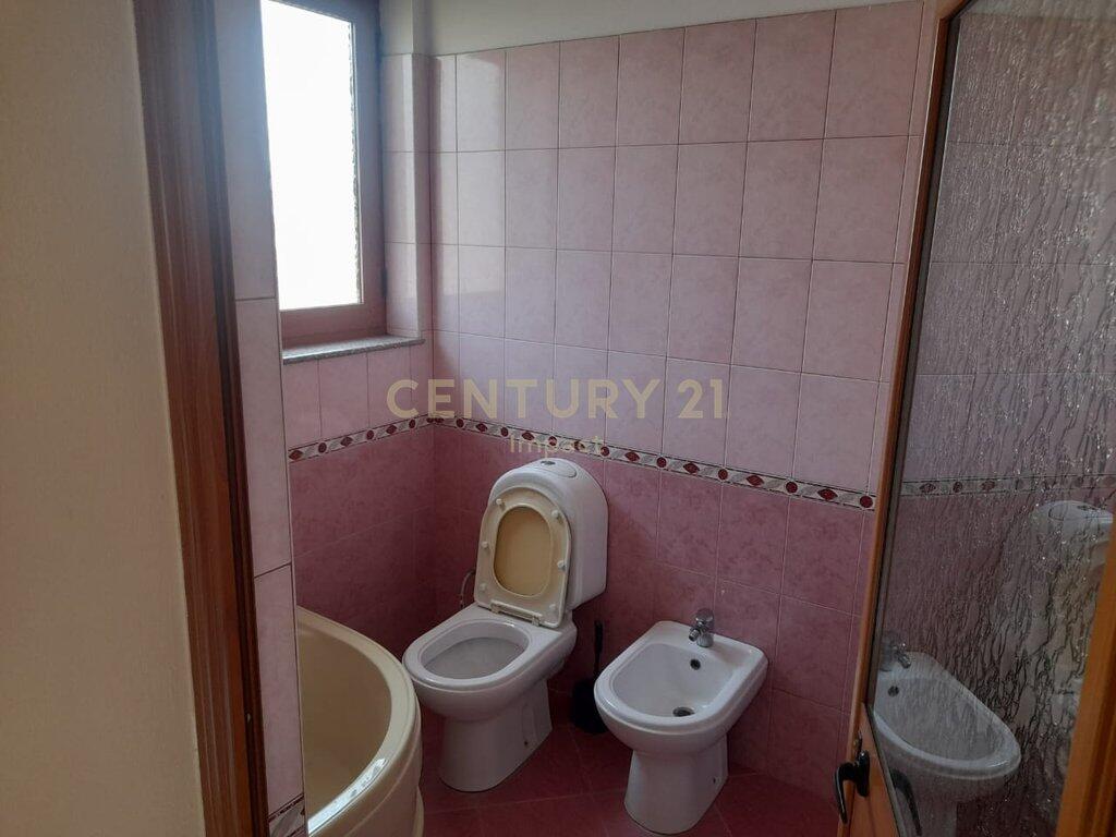 Apartament 3+1+2 me Qira në Shkoze 450 Euro!