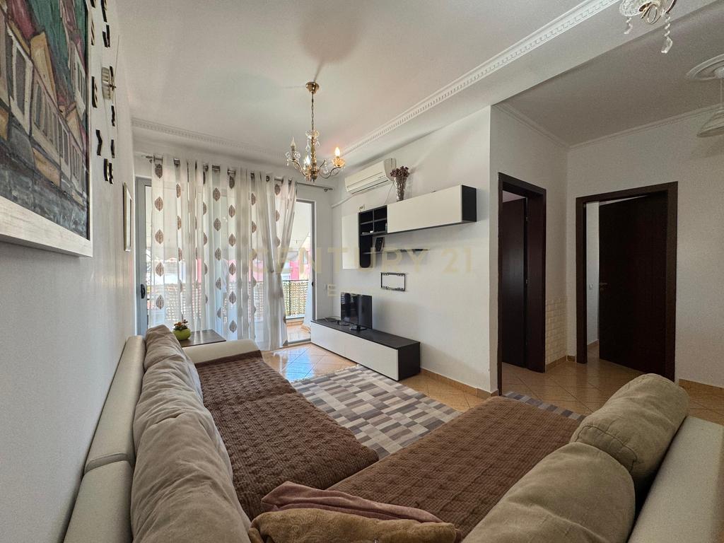 JEPET ME QERA APARTAMENT 2+1+2 NE FRESK