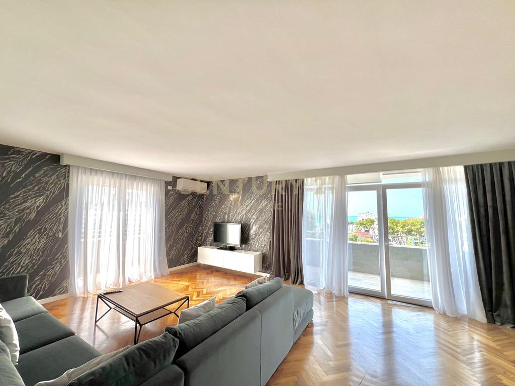 APARTAMENT LUXURY PER QERA NE PLAZH ILIRIA DURRES , 200M2 ! 1,000 € /Muaj
