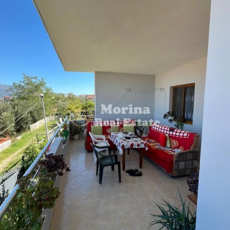 Villa su due piani in vendita, a Selite, 260000 Euro