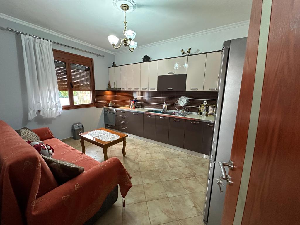 Si affitta il piano di una villa a Babrru.