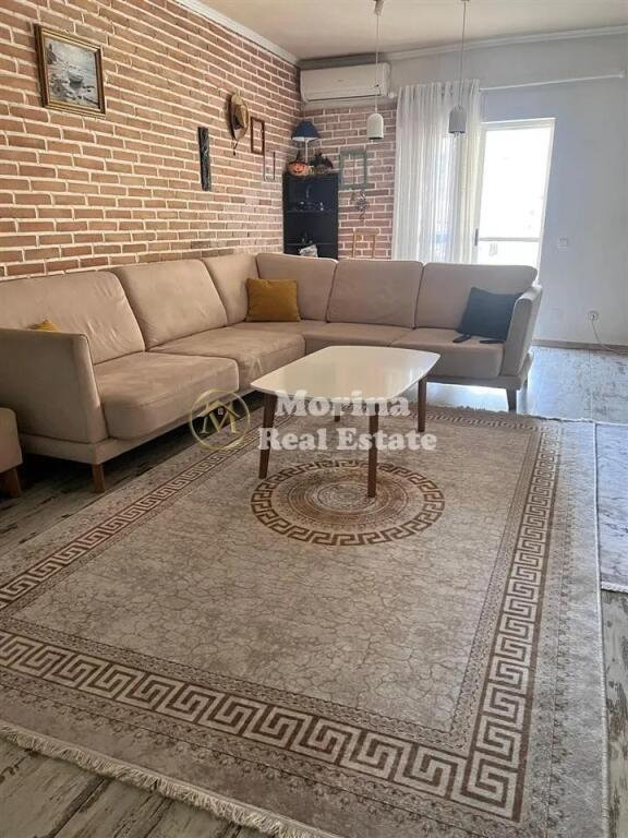 Qera, Apartament 2+1, Komuna e Parisit, 660 euro/muaj.