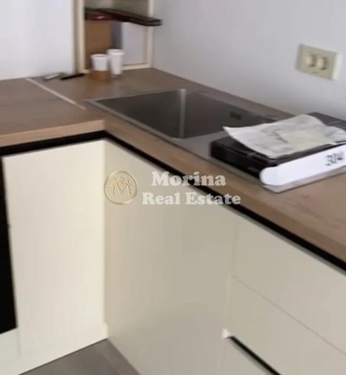 Qera, Apartament 1+1,  Sheshi Skenderbej, 700 euro/muaj