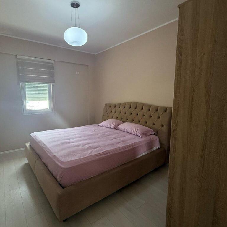 APARTAMENT MODERN ME QIRA 3++2 TE KOMPLEKSI FZ LIQENI ARTIFICIAL . TIRANE