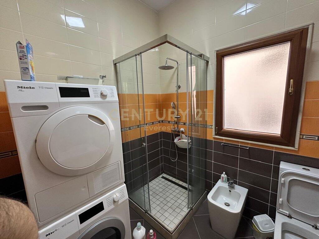 RRUGA E BOGDANEVE, JAPIM ME QIRA APARTAMENT 3+1+2