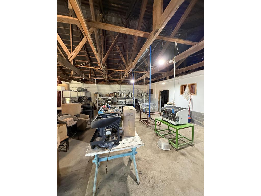 WAREHOUSE FOR RENT IN LAPRAKE NEXT TO THE BIG RING! 700 € /Month