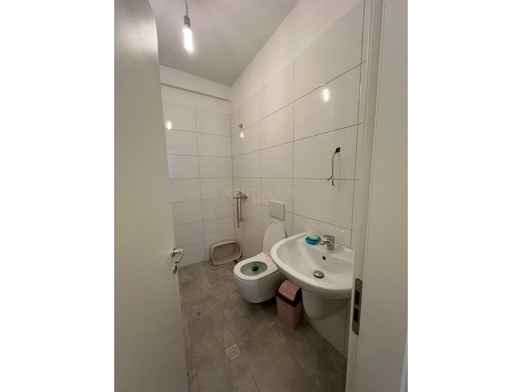 QIRA, APARTAMENT 2+1+2+POST PARKIMI, UNIVERS CITY 600 € /Muaj