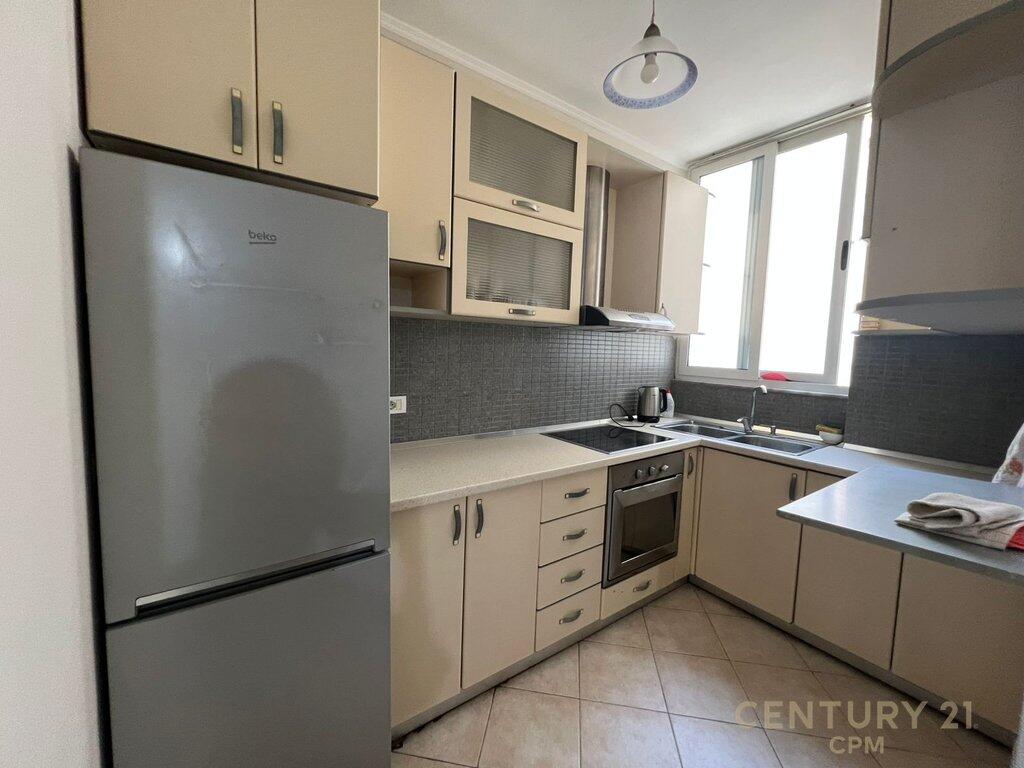 NE RRUGEN E KAVAJES JAPIM ME QIRA APARTAMENT 2+1+2!