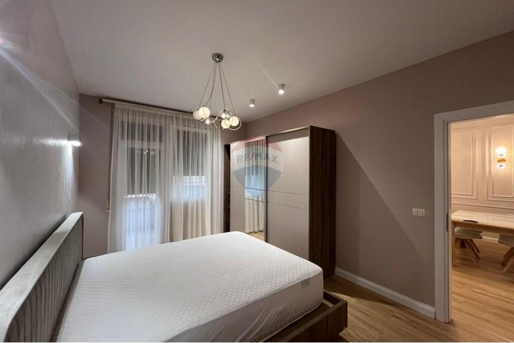 apartament tek pavaroti