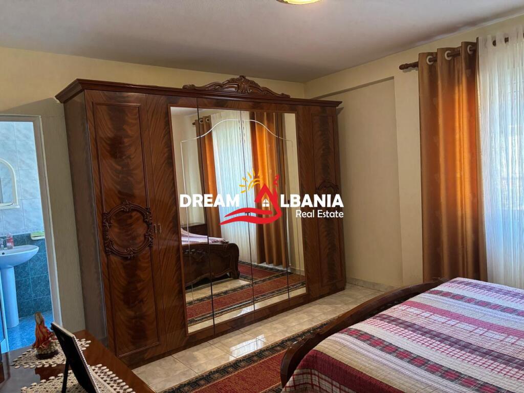 Apartament 2+1+2 tulete ne shitje tek Komuna e Parisit prane Stadiumit Dinamo ne Tirane(ID 41212059)