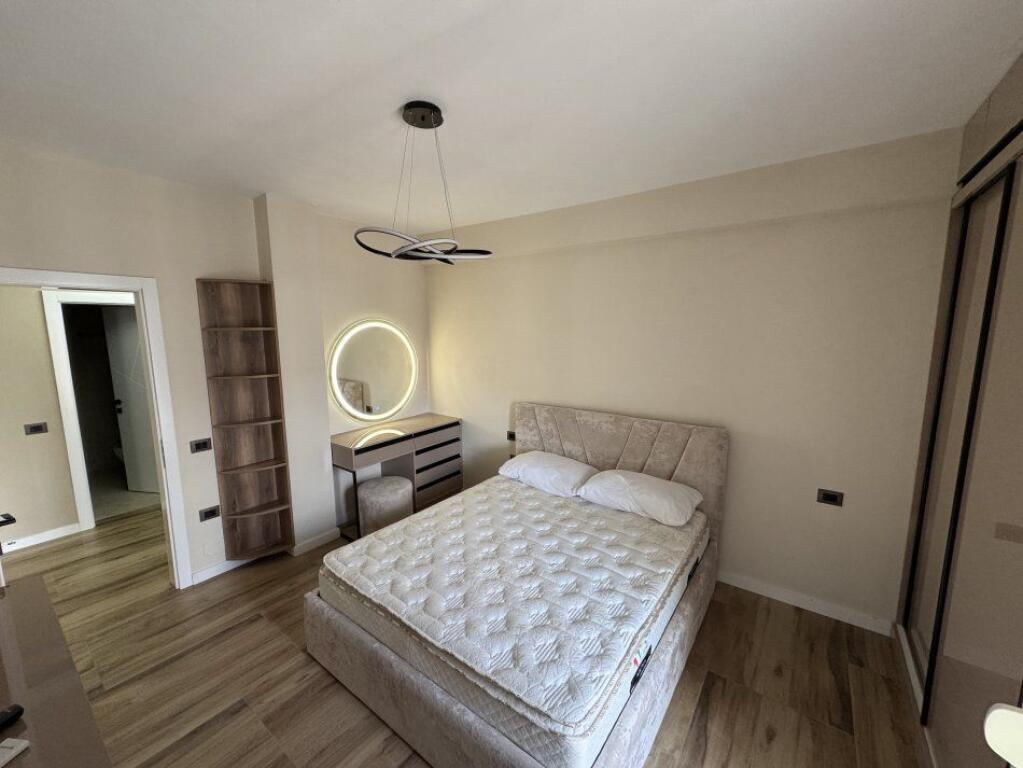 Jepet me qera apartament 1+1 te Kompleksi Star te zona e ish-parkut