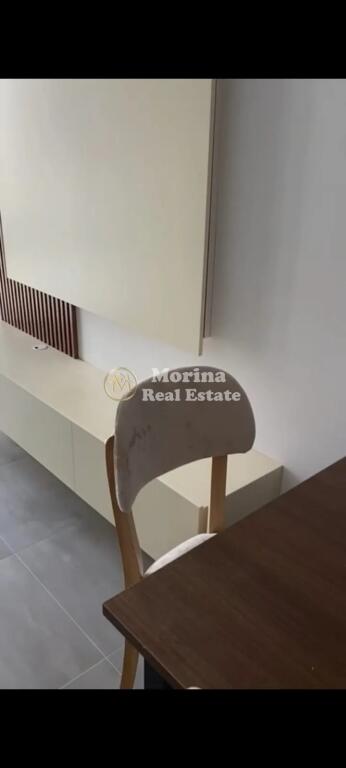 Qera, Apartament 1+1,  Sheshi Skenderbej, 700 euro/muaj