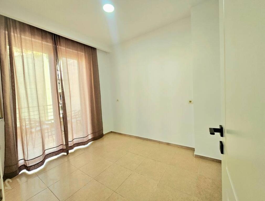 APARTAMENT 2+1 PER QIRA NE ZONEN E KOPSHTIT BOTANIK