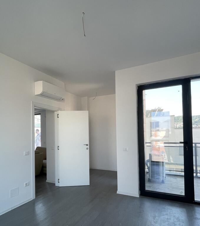 Jepet me qera apartament 2+1+2 tek Rruga e Kosovareve