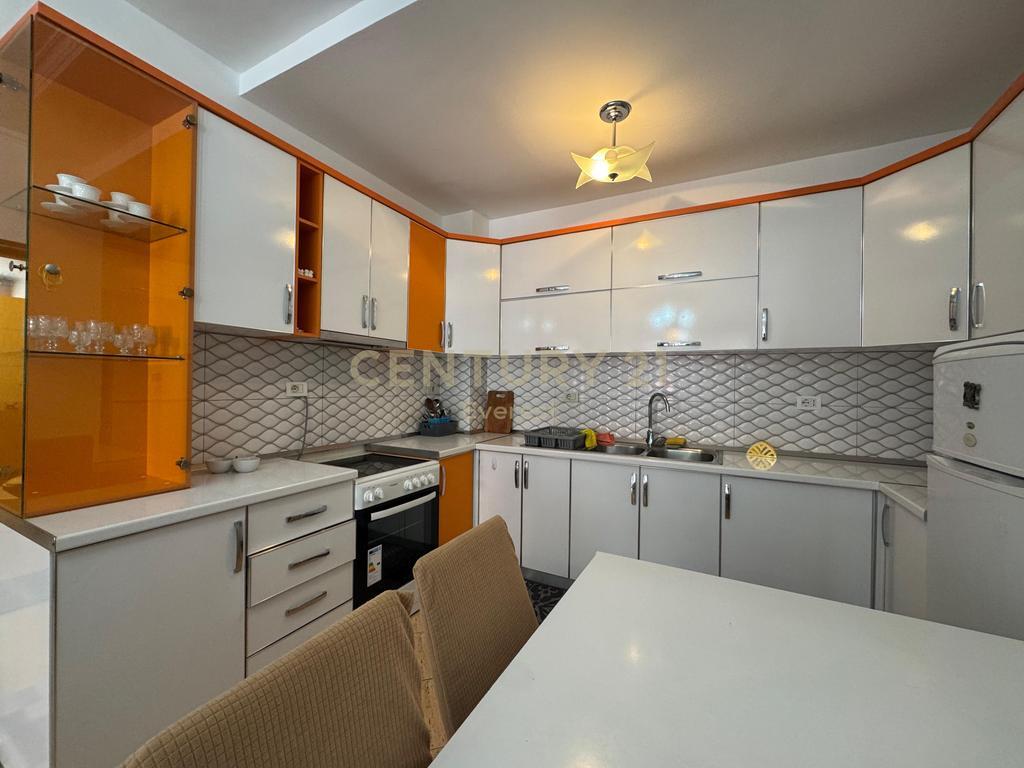 JEPET ME QERA APARTAMENT 2+1+2 NE FRESK