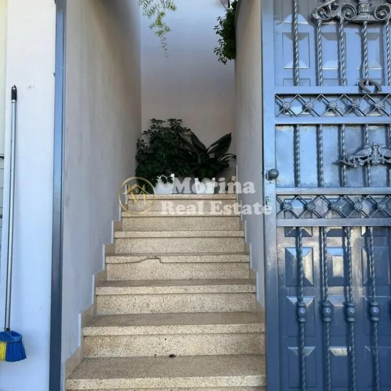 Villa su due piani in vendita, a Selite, 260000 Euro