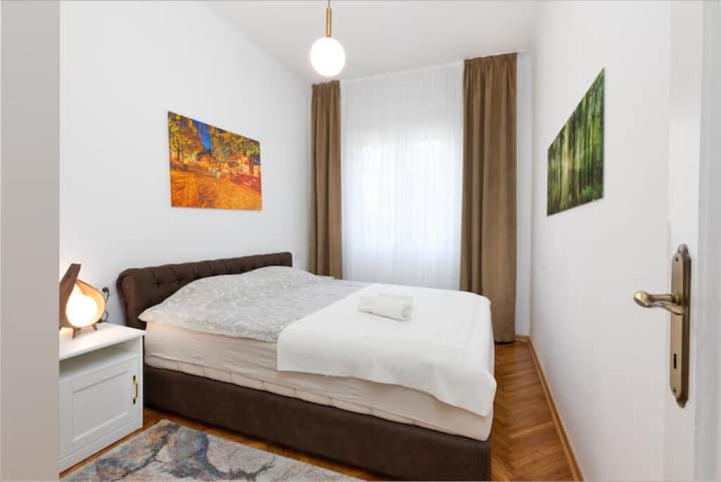 Apartament Me Qera 1+1+kuzhine ne vete Tek Medreseja (ID B211328) Tirane