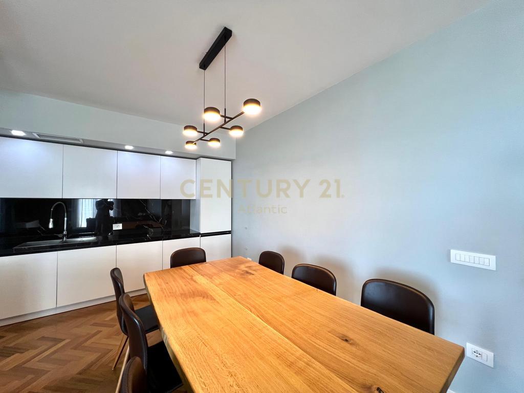 APARTAMENT LUXURY PER QERA NE PLAZH ILIRIA DURRES , 200M2 ! 1,000 € /Muaj