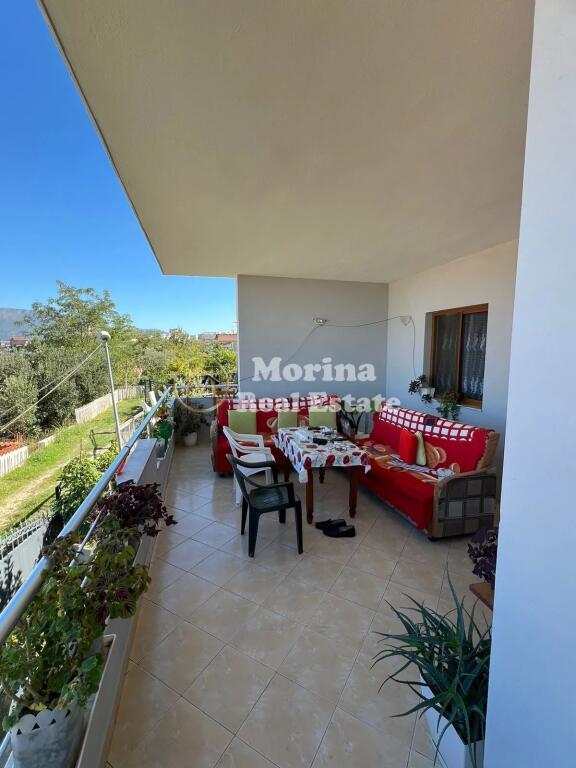 Villa su due piani in vendita, a Selite, 260000 Euro
