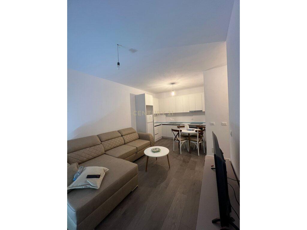 QIRA, APARTAMENT 2+1+2+POST PARKIMI, UNIVERS CITY 600 € /Muaj