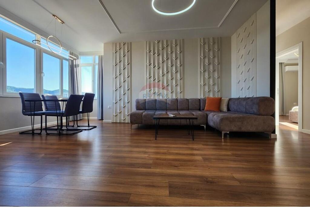 Shitet apartament 2+1 tek Stadiumi Dinamo!