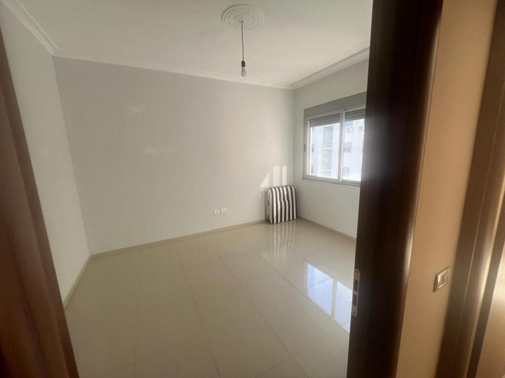For sale 2+1+2, Eja Studio, Astir
