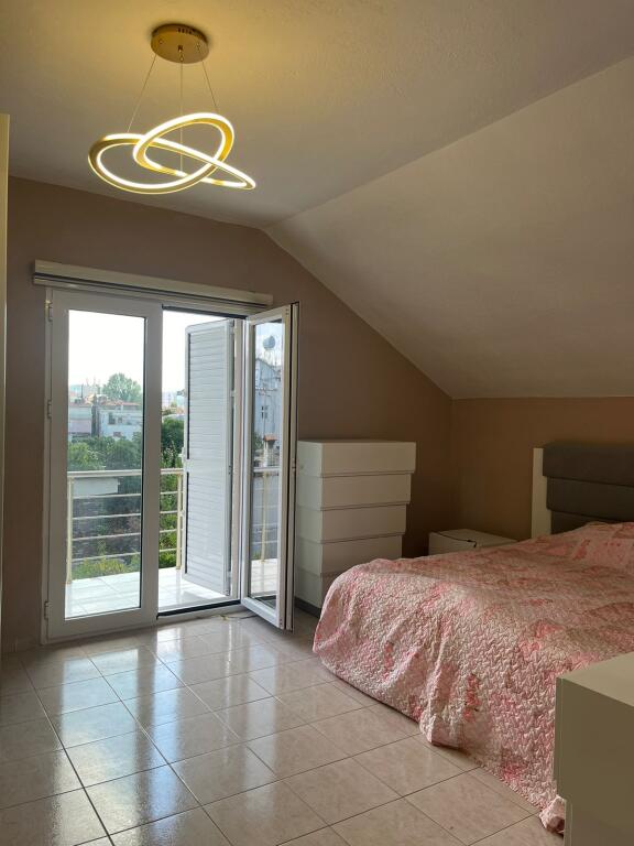 Villa comoda in affitto ad Ali Demi, ideale per la vita familiare