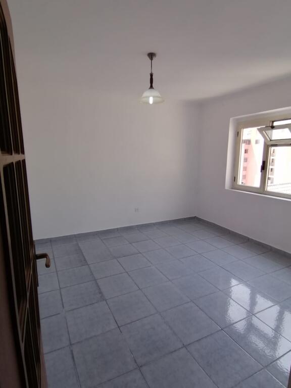 Jepet Me Qera Apartament 2+1+1 Ballkon