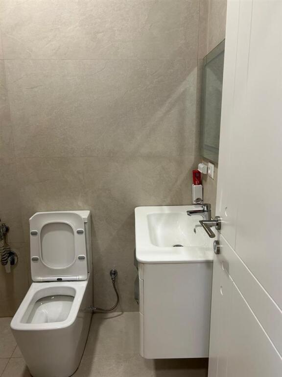 APPARTAMENTO 1+1+1 POSTO AUTO. 35000 LEKE.YZBERISHT