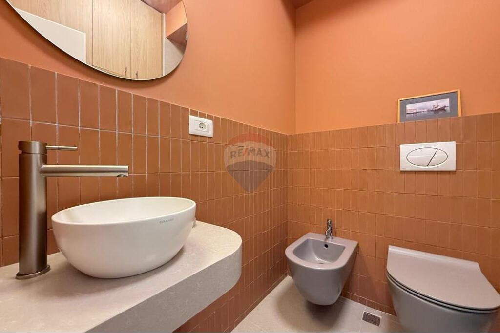 Apartament 2+1 me qira Rr.Qemal Stafa!