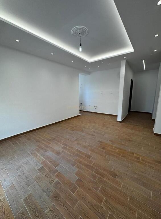APARTMENT 2+1 FOR SALE IN VLORE - LUNGO MARE (BEHIND BAR HANNOVER) !!!
