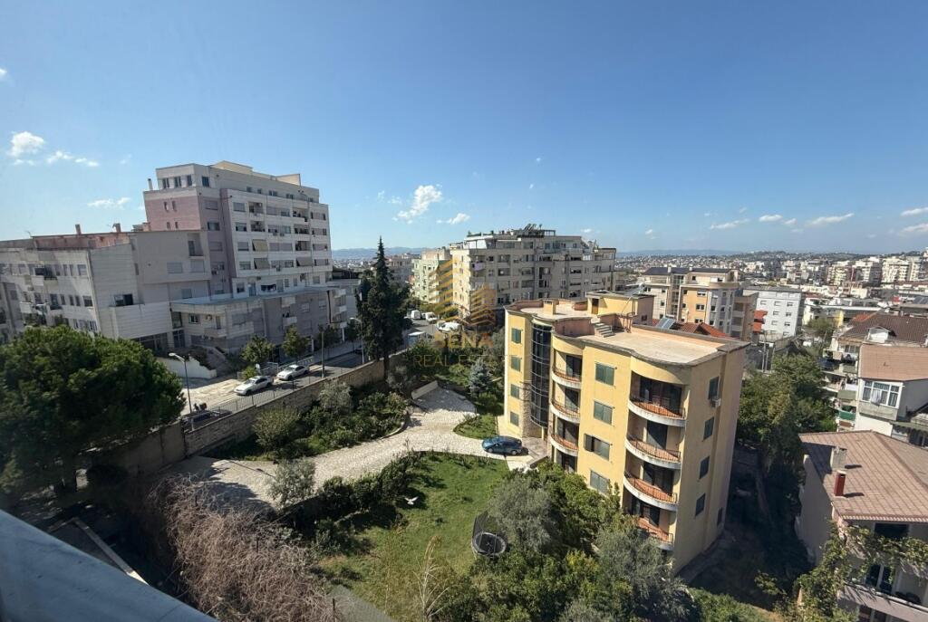 Shitet, Apartament 2+1+2+blk, Fresk, 140,000 Euro