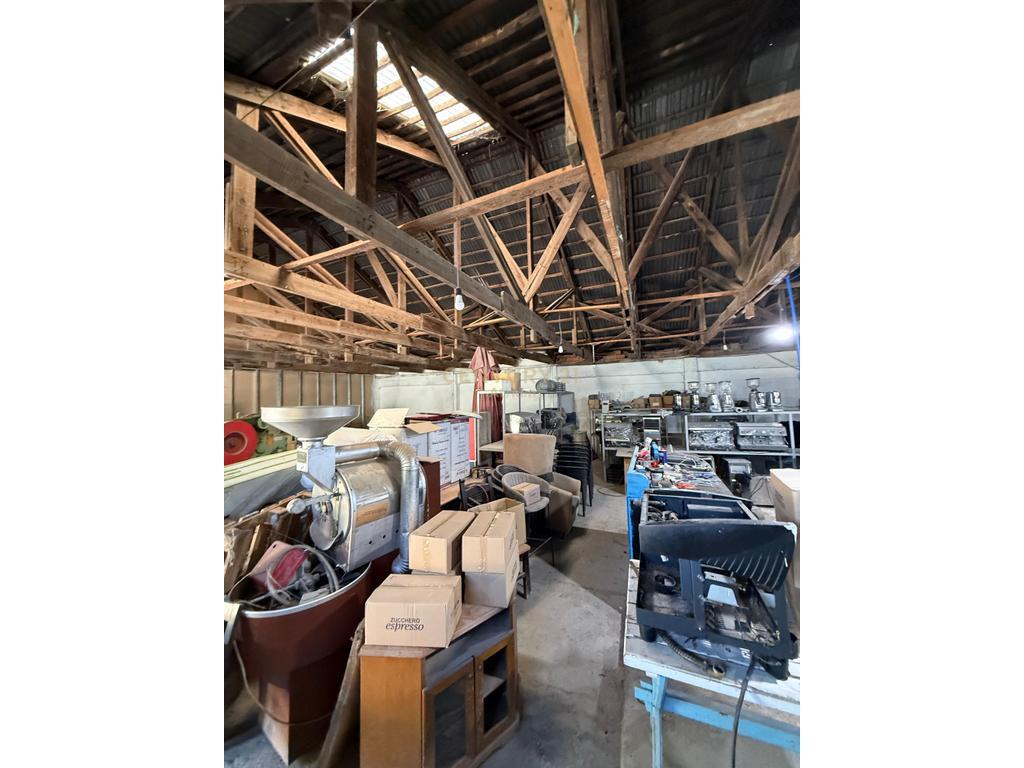 WAREHOUSE FOR RENT IN LAPRAKE NEXT TO THE BIG RING! 700 € /Month