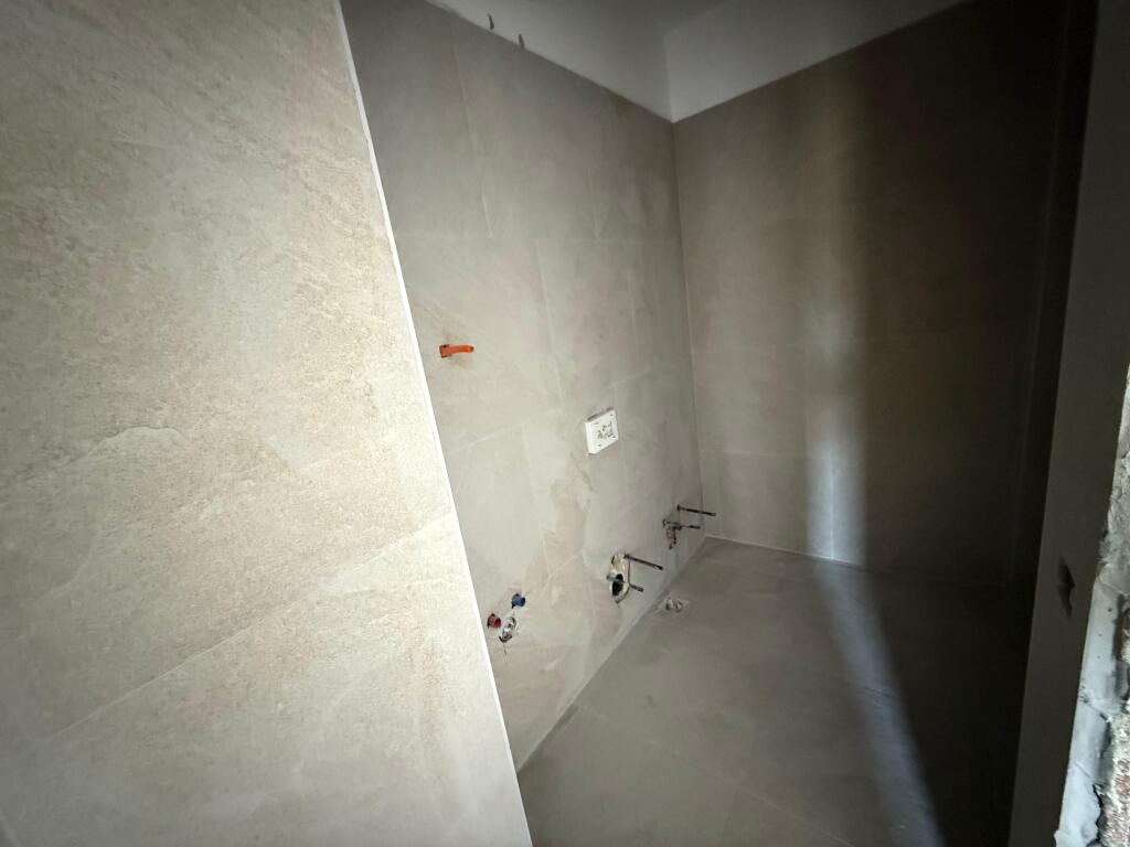 📣 Shitet apartament 2+1+2 📍 Rruga 5 Maji, Tiranë – zonë shumë e kërkuar 🏙️ 💶 Çmimi: 150.000 €, i pa diskutueshem