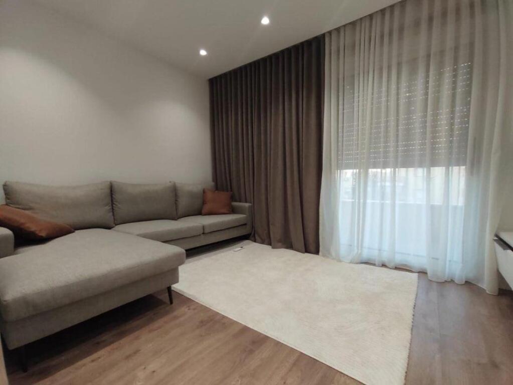 Apartment 2+1 for rent at Kompleksi Ferrari Liqeni i thate