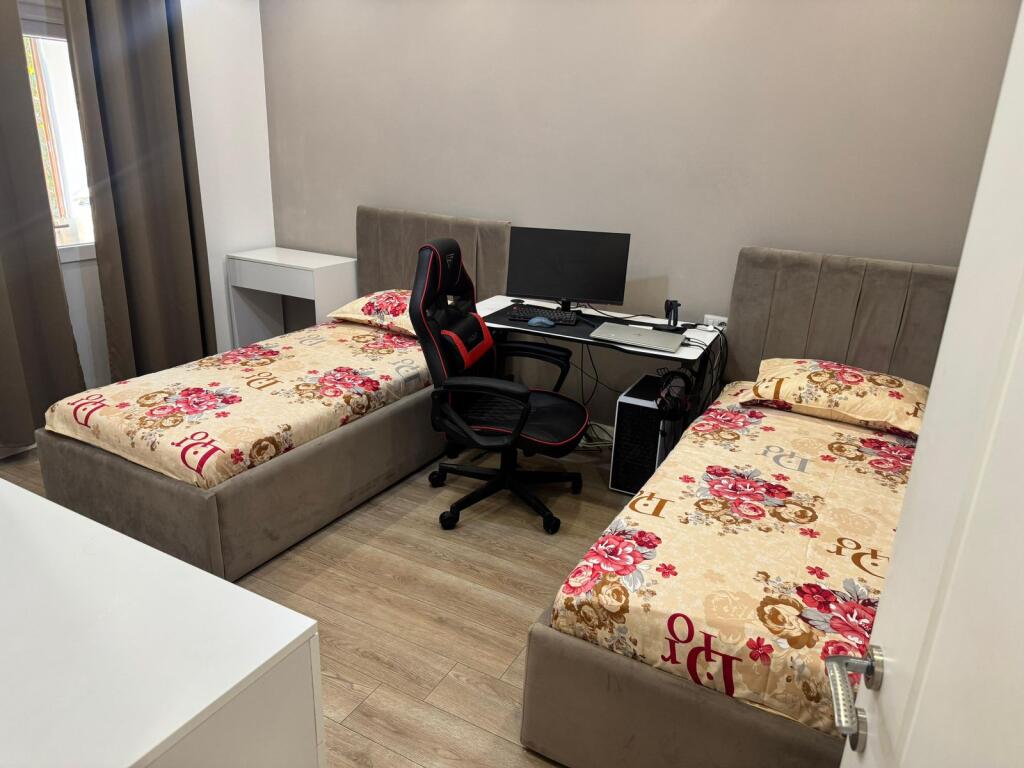 Jepet apartamenti me qera 1+1 , Ferit Xhejko ,Ish Restorant Durresi