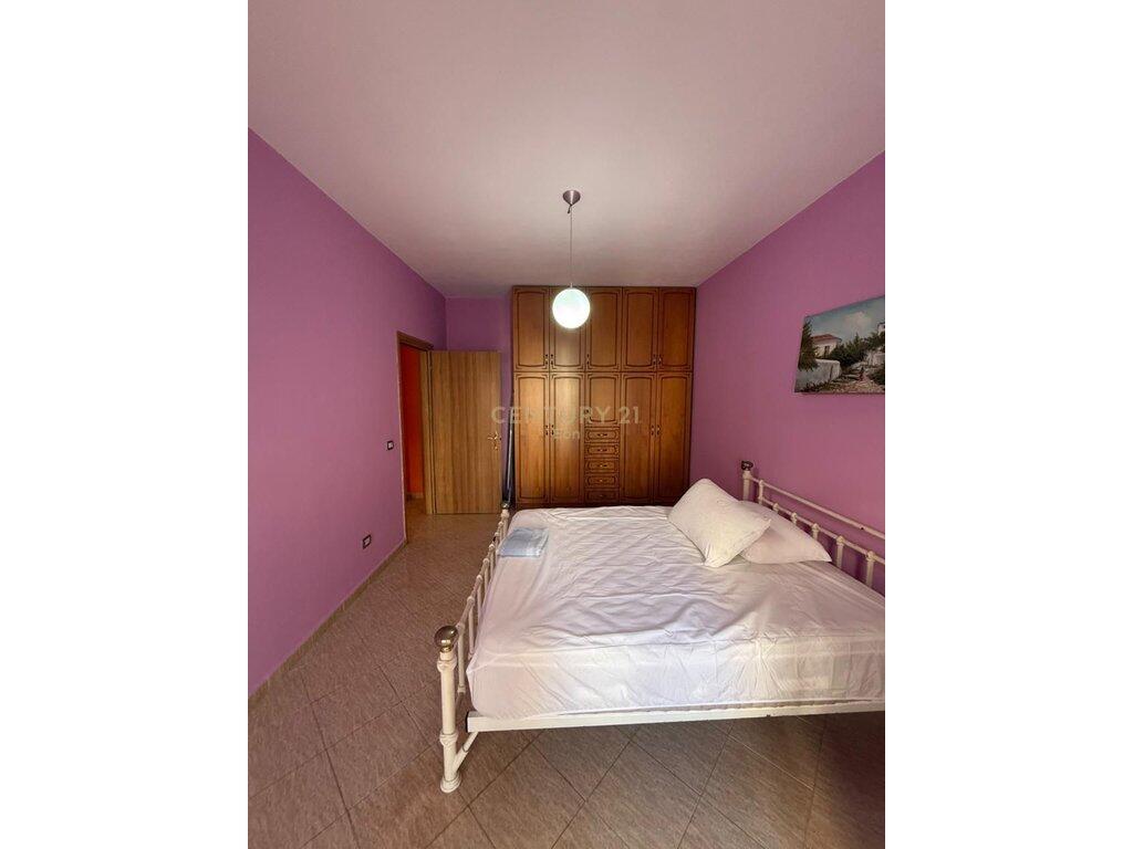 Jepet me Qera apartament 1+1 në Plazh Iliria, Durrës    350 € /Muaj
