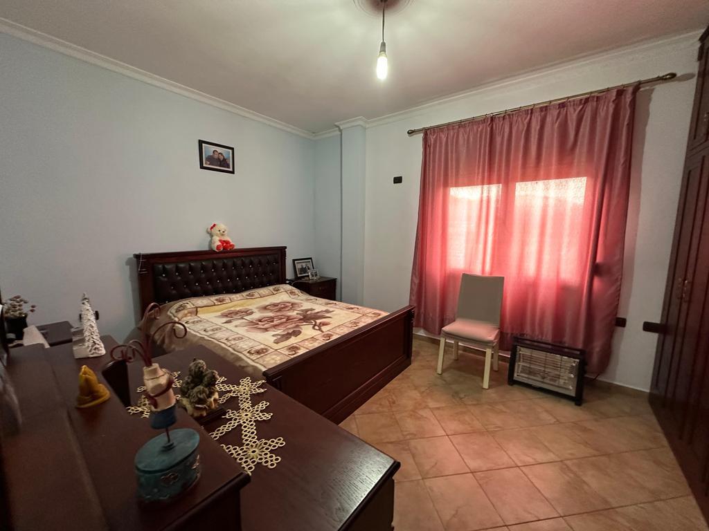 Si affitta il piano di una villa a Babrru.