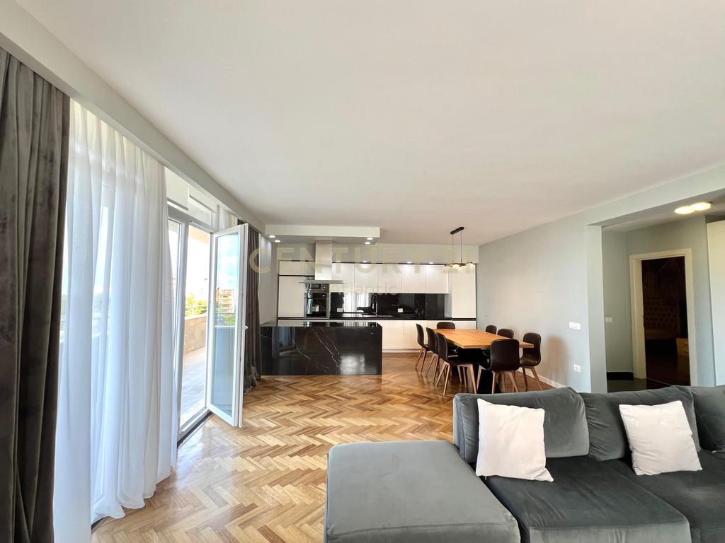APARTAMENT LUXURY PER QERA NE PLAZH ILIRIA DURRES , 200M2 ! 1,000 € /Muaj