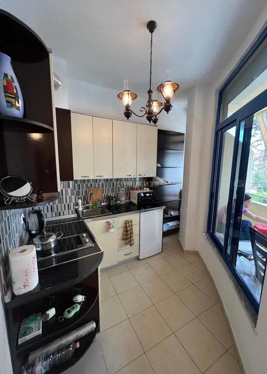 Shitet Studio 45.36 m2 totale 38,8 m2 neto tek Mali i Robit Durres