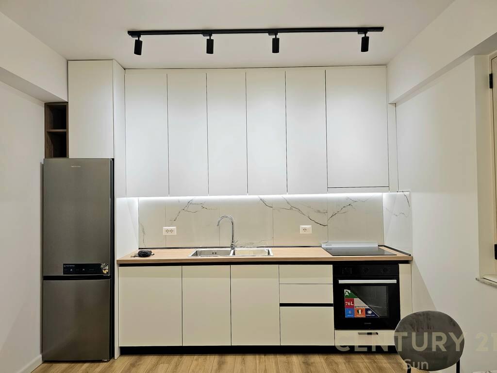APARTAMENT 1+1 PER QIRA PRANE 21 DHJETORIT.