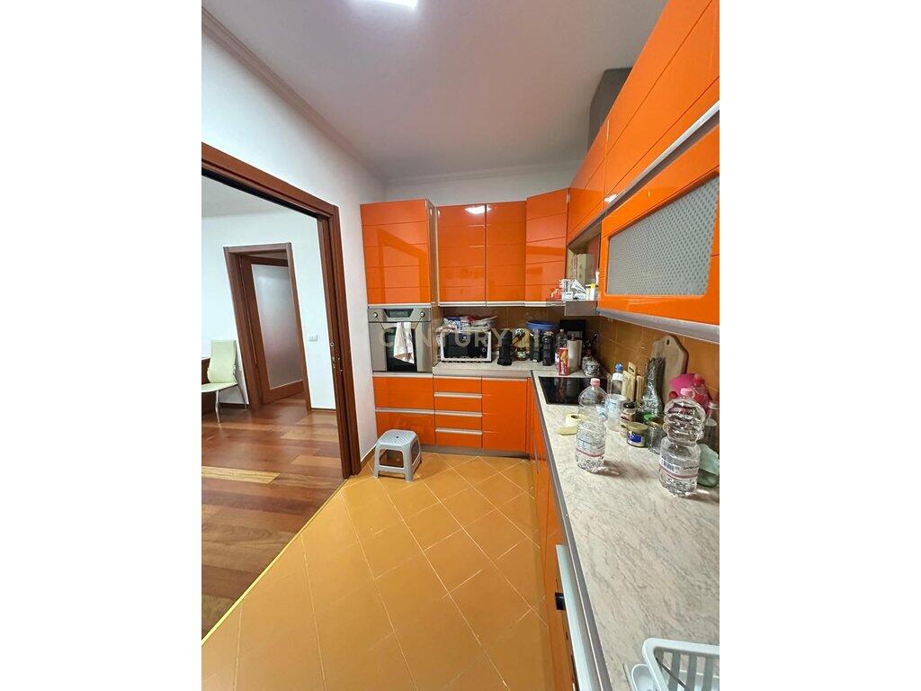 RRUGA E BOGDANEVE, JAPIM ME QIRA APARTAMENT 3+1+2
