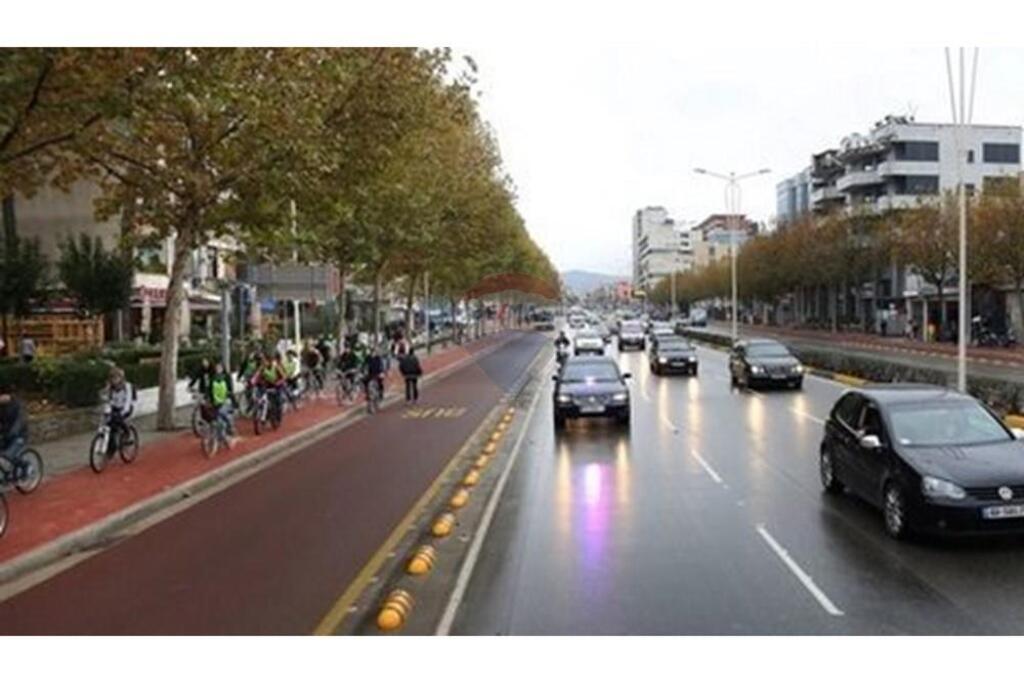 Negozio in Vendita Laprake 75m2