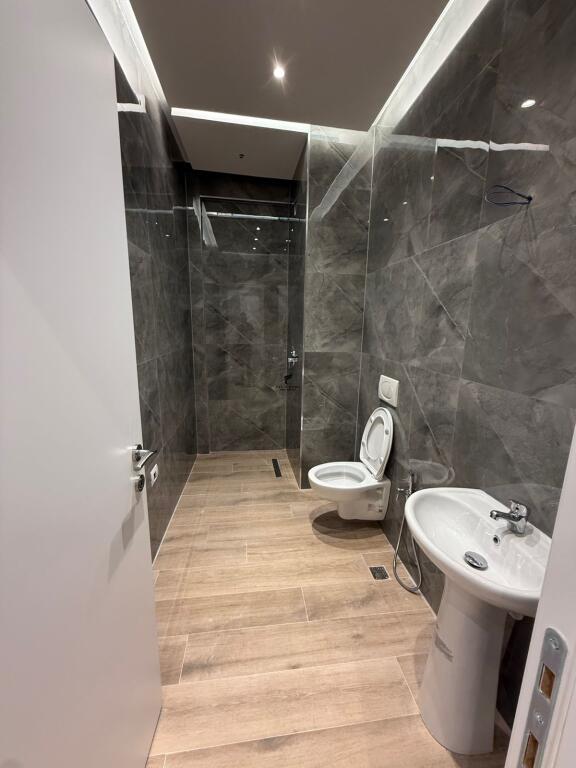 UFFICIO IN AFFITTO 125 M2 COMUNE DI PARIGI 1300 EURO