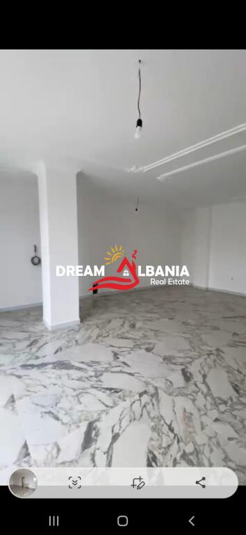 Ambient per zyre  me qera ne Rrugen Besim Alla , prane pallateve Çabej  ne Tirane (ID 42611274)