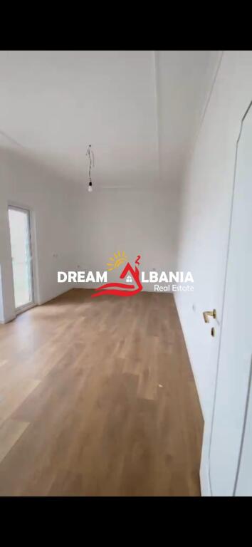 Ambient per zyre  me qera ne Rrugen Besim Alla , prane pallateve Çabej  ne Tirane (ID 42611274)