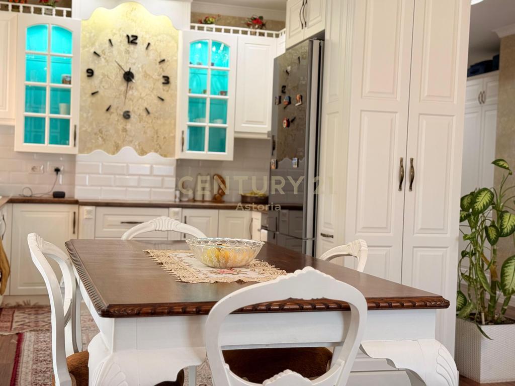 FOR RENT APARTMENT 2+1+2 + PARKING SPACE AT SIMA COM, UNAZA E RE!