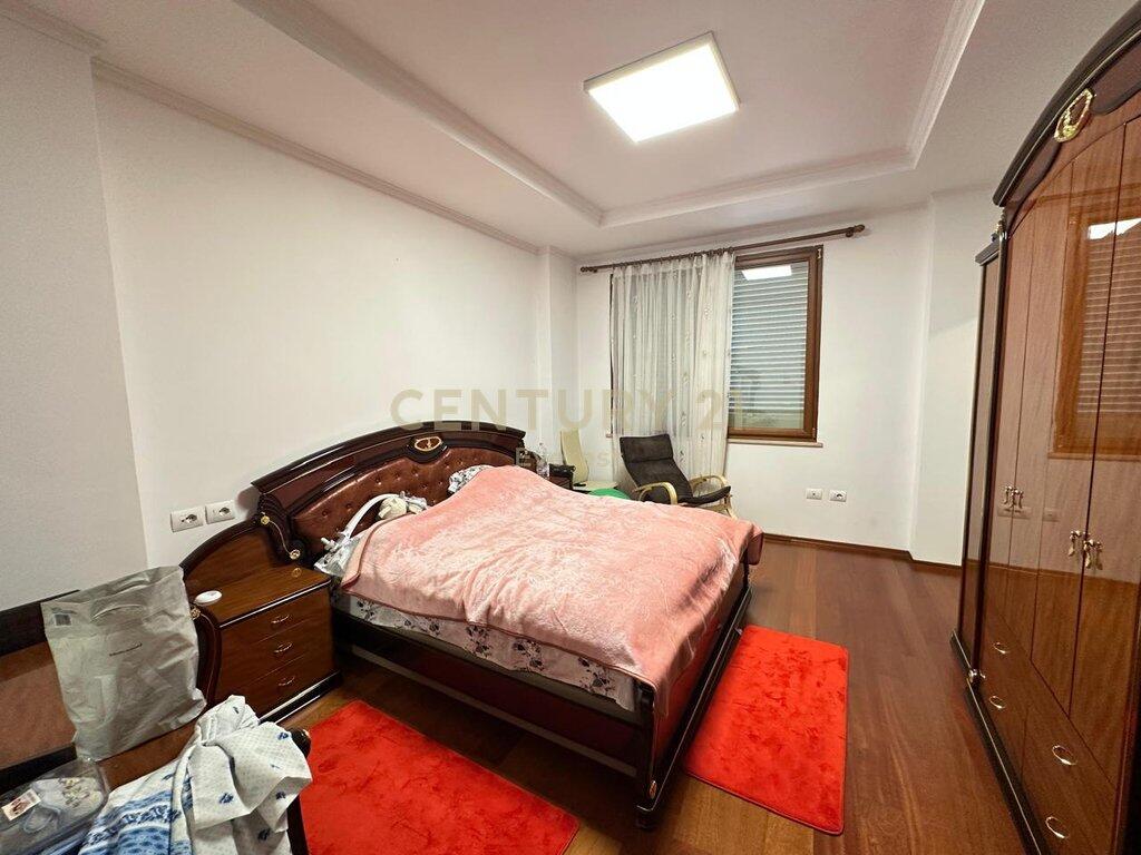 RRUGA E BOGDANEVE, JAPIM ME QIRA APARTAMENT 3+1+2