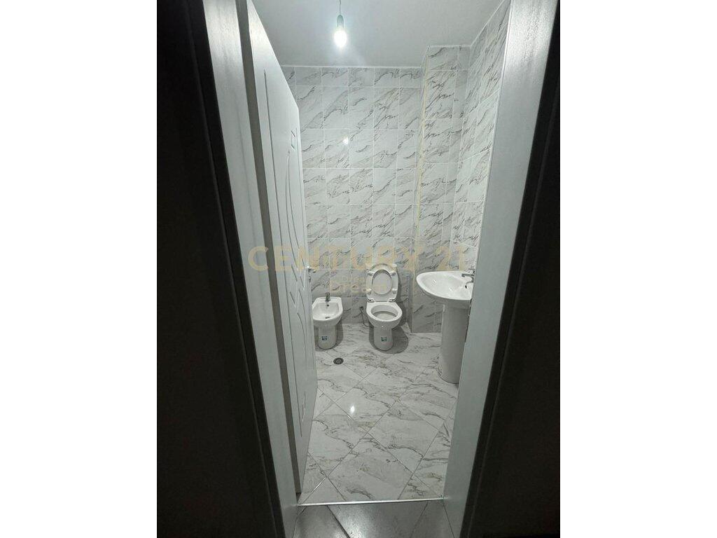 JEPET ME QIRA APARTAMENT 2+1+2 TEK KOPSHTI BOTANIK!